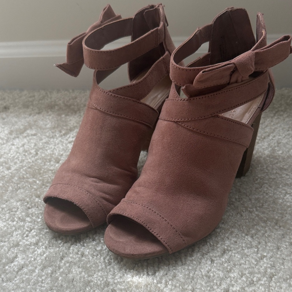 LC Lauren Conrad Mauve Peep-Toe Heels
